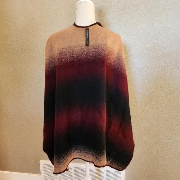 Anthropologie reversable cape poncho one size fits most.  Wrap - Picture 7 of 8